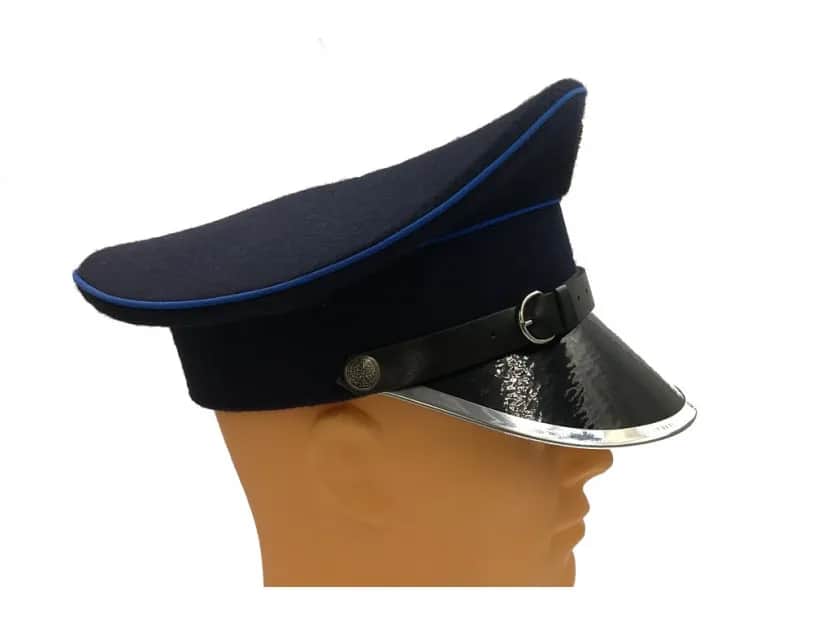 Jak nazywa się czapka policjanta? Odkryj jej znaczenie i rodzaje