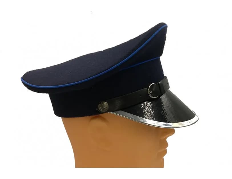 Jak nazywa się czapka policjanta? Odkryj jej znaczenie i rodzaje