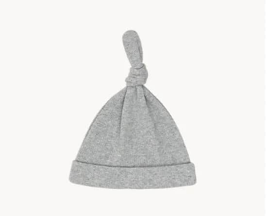 Jaką czapkę dla noworodka na zimę wybrać, by zapewnić ciepło?