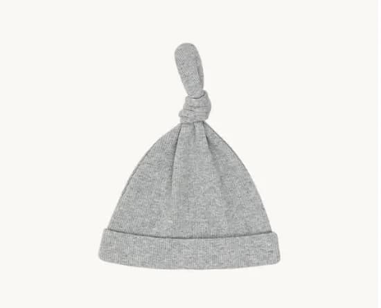 Jaką czapkę dla noworodka na zimę wybrać, by zapewnić ciepło?