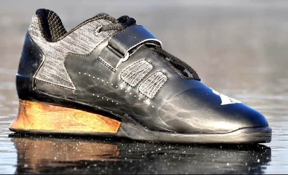 Jakie buty do treningu siłowego, by uniknąć kontuzji i poprawić wyniki